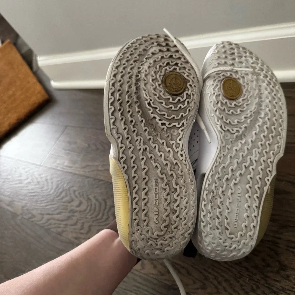 Nike Air Zoom Crossover 2 White Metallic Gold size 6